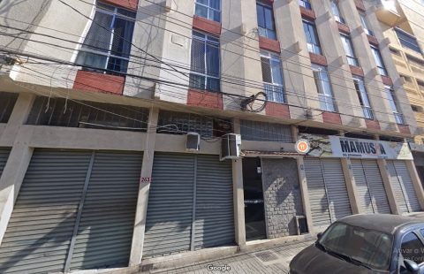 Apartamento no bairro Aterrado