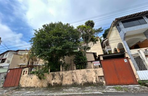 Casa em 02 pavimentos no bairro Voldac